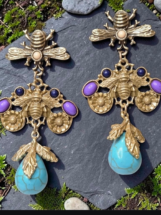 Designer Jewelry - Beautiful Matte Gold Garden Bee Turquoise Deop Dangle Earrings